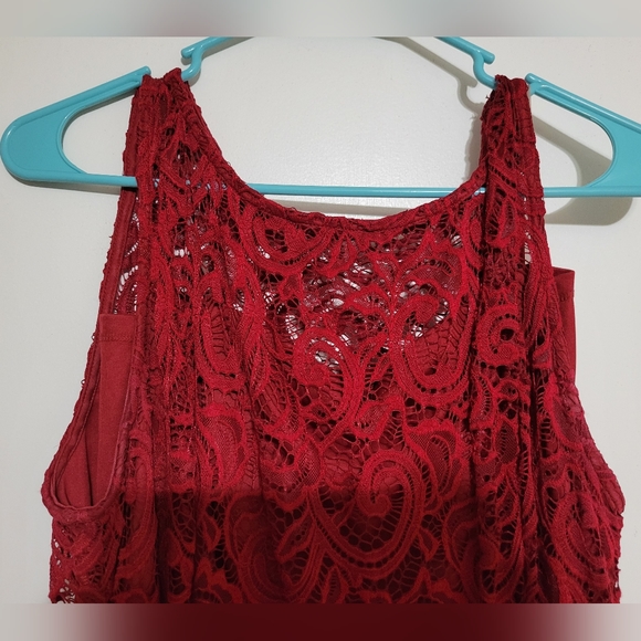 Red Lace dress - Picture 2 of 8